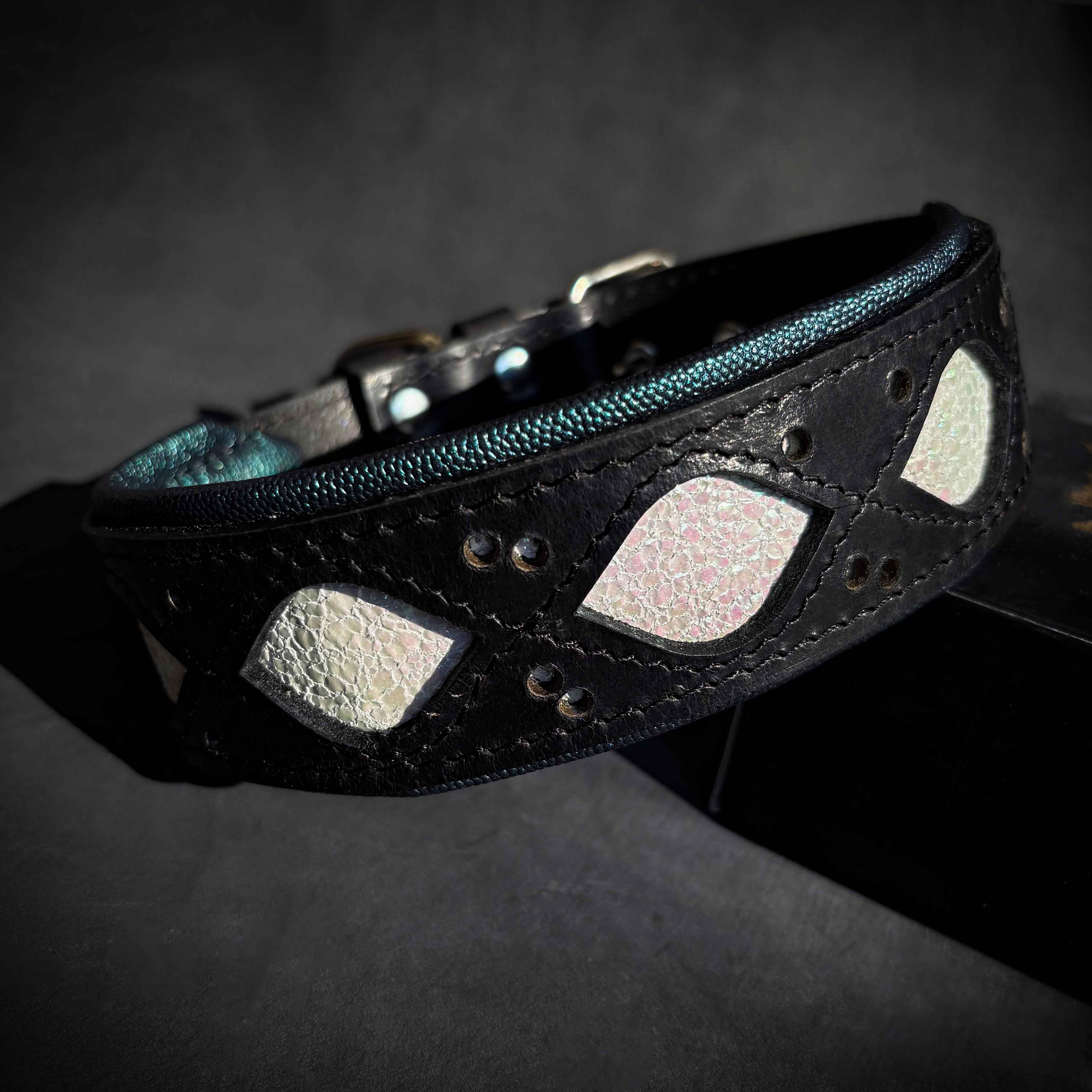 The Avatar Collar by Bestia