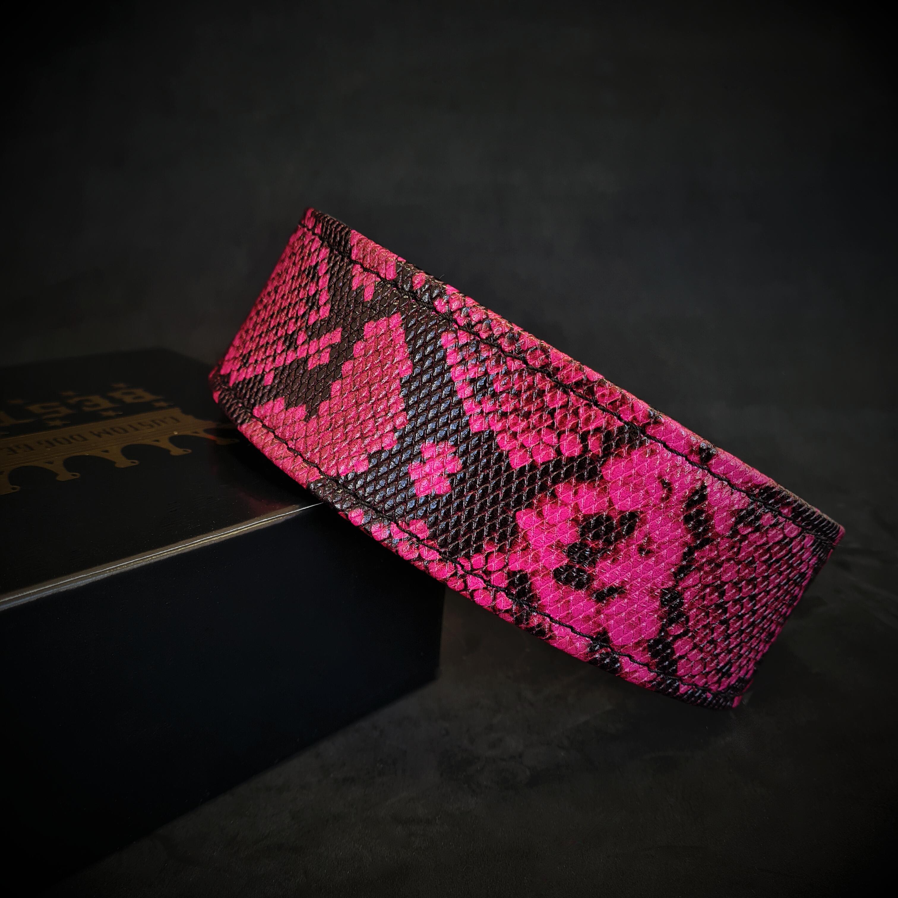Python-Embossed Leather Dog Collar – Rock Python, Pink